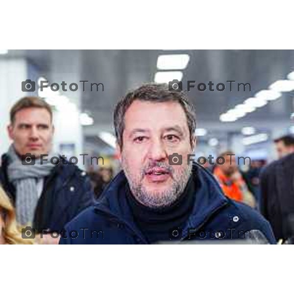 Bergamo, 2 marzo 2026 - Il Ministro delle Infrastrutture Matteo Salvini fa visita al cantiere ALER di via Tommaso Grossi e al cantiere RFI della prossima stazione di Orio Al Serio Aeroporto.