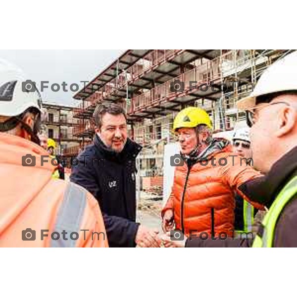 Bergamo, 2 marzo 2026 - Il Ministro delle Infrastrutture Matteo Salvini fa visita al cantiere ALER di via Tommaso Grossi e al cantiere RFI della prossima stazione di Orio Al Serio Aeroporto.