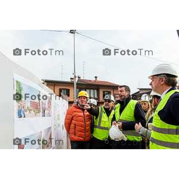 Bergamo, 2 marzo 2026 - Il Ministro delle Infrastrutture Matteo Salvini fa visita al cantiere ALER di via Tommaso Grossi e al cantiere RFI della prossima stazione di Orio Al Serio Aeroporto.