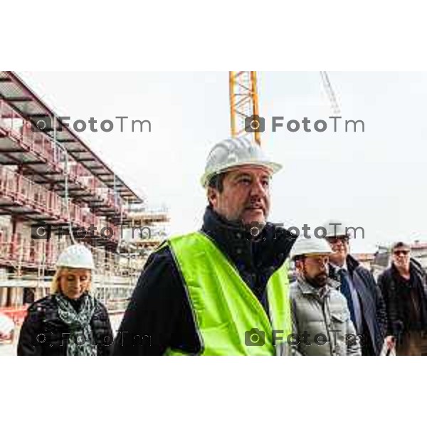Bergamo, 2 marzo 2026 - Il Ministro delle Infrastrutture Matteo Salvini fa visita al cantiere ALER di via Tommaso Grossi e al cantiere RFI della prossima stazione di Orio Al Serio Aeroporto.