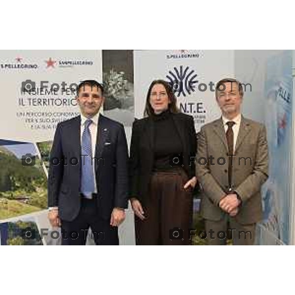 Insieme per il territorio. Stabilimento di S.Pellegrino a San Pellegrino Terme. illustrati i progetti sviluppati e pensati per il territorio, a partire da Casa Paradiso Michel Beneventi Ad Tiziana Albanese Francesco Bertocchi Uniacque BG 4 Marzo 2026 Bergamo Italia foto Tiziano Manzoni Lapresse