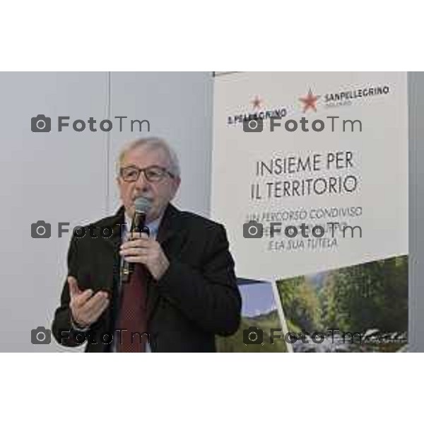 Insieme per il territorio. Stabilimento di S.Pellegrino a San Pellegrino Terme. illustrati i progetti sviluppati e pensati per il territorio, a partire da Casa Paradiso ne parla Michel Beneventi Ad dell\'azienda Galizzi Fausto sindaco di sanpellegrino 4 Marzo 2026 Bergamo Italia foto Tiziano Manzoni Lapresse