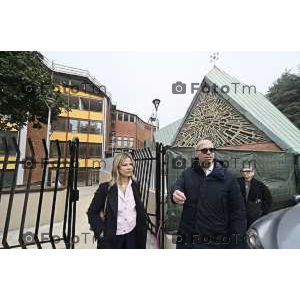 Bergamo sopralluogo cantiere ex Sacro Cuore, via Ghirardelli ’assessore alla Rigenerazione urbana Francesco Valesini, l’assessore alle Politiche sociali Marcella Messina, la Senior advisor di Near sgr (già Redo sgr) Paola Delmonte, con i project manager di Near sgr Cesare Rovati e Domenico Poerio. 4 Marzo 2026 Bergamo Italia foto Tiziano Manzoni Lapresse