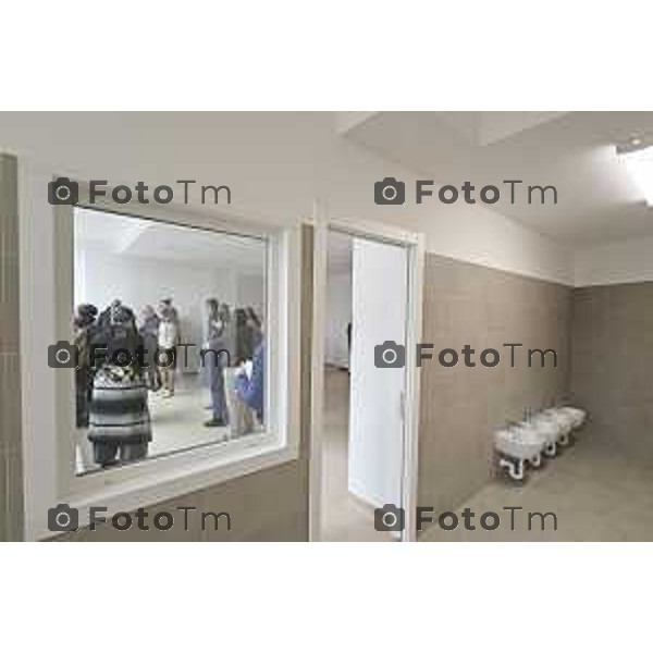 Bergamo sopralluogo cantiere ex Sacro Cuore, via Ghirardelli ’assessore alla Rigenerazione urbana Francesco Valesini, l’assessore alle Politiche sociali Marcella Messina, la Senior advisor di Near sgr (già Redo sgr) Paola Delmonte, con i project manager di Near sgr Cesare Rovati e Domenico Poerio. 4 Marzo 2026 Bergamo Italia foto Tiziano Manzoni Lapresse