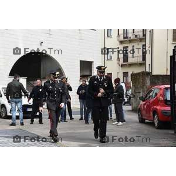 Bergamo papa minaccia di darsi fuoco davanti al tribunal 6 Marzo 2026 Bergamo Italia foto Tiziano Manzoni Lapresse