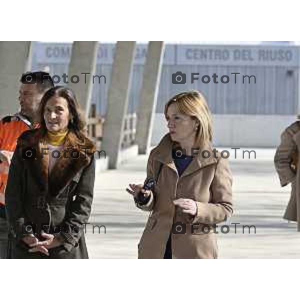 Bergamo sopralluogo, centro di raccolta e del riuso - via Langer l’assessora alla Transizione ecologica, Ambiente e Verde Oriana Ruzzini, il responsabile della Direzione ambiente verde pubblico e mobilità Silvano Armellini e il progettista e direttore dei lavori Antonio Comincini. 7 Marzo 2026 Bergamo Italia foto Tiziano Manzoni Lapresse