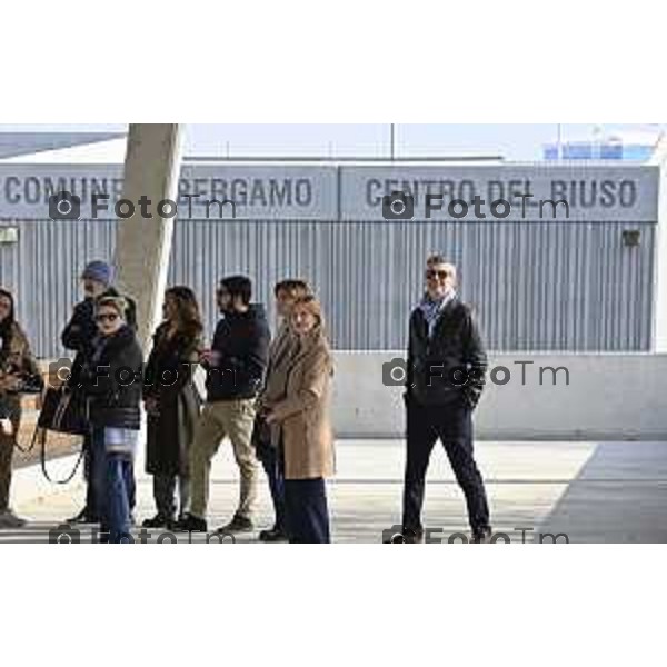 Bergamo sopralluogo, centro di raccolta e del riuso - via Langer l’assessora alla Transizione ecologica, Ambiente e Verde Oriana Ruzzini, il responsabile della Direzione ambiente verde pubblico e mobilità Silvano Armellini e il progettista e direttore dei lavori Antonio Comincini. 7 Marzo 2026 Bergamo Italia foto Tiziano Manzoni Lapresse