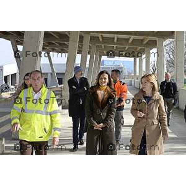 Bergamo sopralluogo, centro di raccolta e del riuso - via Langer l’assessora alla Transizione ecologica, Ambiente e Verde Oriana Ruzzini, il responsabile della Direzione ambiente verde pubblico e mobilità Silvano Armellini e il progettista e direttore dei lavori Antonio Comincini. 7 Marzo 2026 Bergamo Italia foto Tiziano Manzoni Lapresse