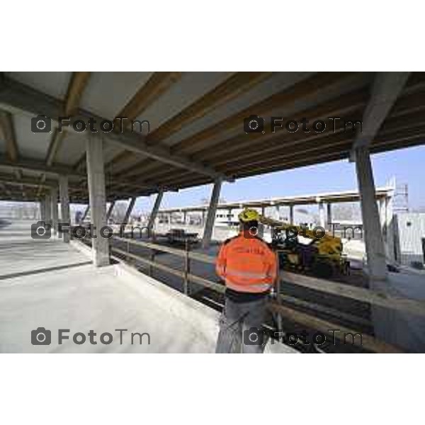 Bergamo sopralluogo, centro di raccolta e del riuso - via Langer l’assessora alla Transizione ecologica, Ambiente e Verde Oriana Ruzzini, il responsabile della Direzione ambiente verde pubblico e mobilità Silvano Armellini e il progettista e direttore dei lavori Antonio Comincini. 7 Marzo 2026 Bergamo Italia foto Tiziano Manzoni Lapresse