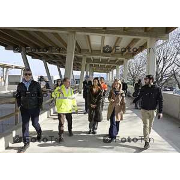 Bergamo sopralluogo, centro di raccolta e del riuso - via Langer l’assessora alla Transizione ecologica, Ambiente e Verde Oriana Ruzzini, il responsabile della Direzione ambiente verde pubblico e mobilità Silvano Armellini e il progettista e direttore dei lavori Antonio Comincini. 7 Marzo 2026 Bergamo Italia foto Tiziano Manzoni Lapresse