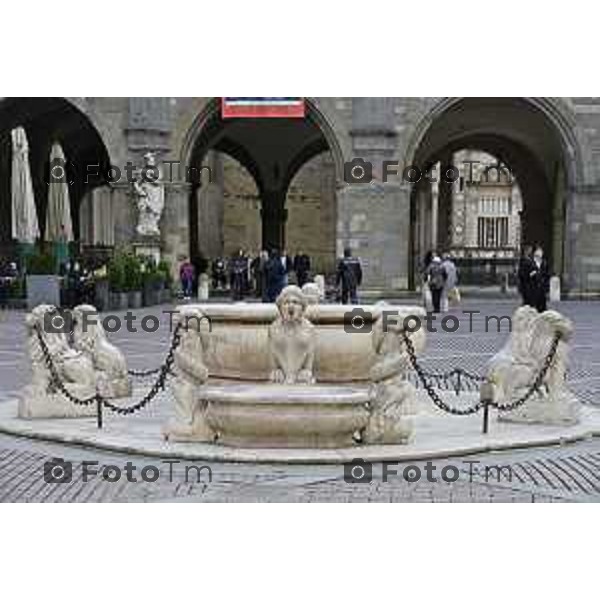 Bergamo presentazione mostra Clara Maffei La libertà e la forza gentile di una donna del Risorgimento , l\'assessore alla Cultura, Sergio Gandi, e la direttrice della Biblioteca Civica Angelo Mai, Cristiana Iommi. 14 Marzo 2026 Bergamo Italia foto Tiziano Manzoni Lapresse