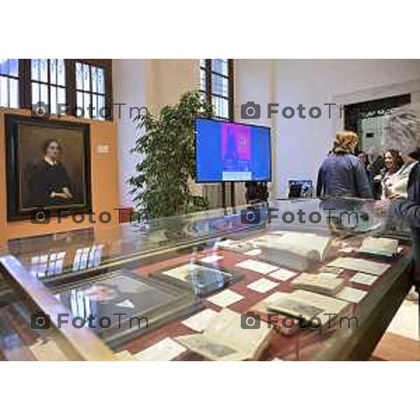 Bergamo presentazione mostra Clara Maffei La libertà e la forza gentile di una donna del Risorgimento , l\'assessore alla Cultura, Sergio Gandi, e la direttrice della Biblioteca Civica Angelo Mai, Cristiana Iommi. 14 Marzo 2026 Bergamo Italia foto Tiziano Manzoni Lapresse