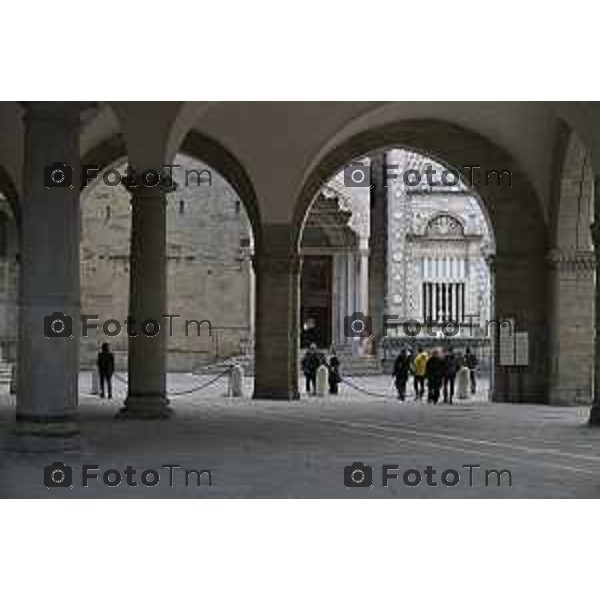 Bergamo presentazione mostra Clara Maffei La libertà e la forza gentile di una donna del Risorgimento , l\'assessore alla Cultura, Sergio Gandi, e la direttrice della Biblioteca Civica Angelo Mai, Cristiana Iommi. 14 Marzo 2026 Bergamo Italia foto Tiziano Manzoni Lapresse