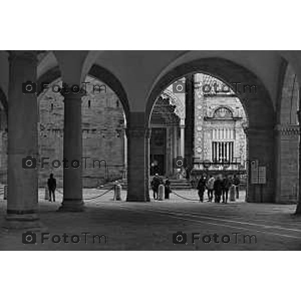 Bergamo presentazione mostra Clara Maffei La libertà e la forza gentile di una donna del Risorgimento , l\'assessore alla Cultura, Sergio Gandi, e la direttrice della Biblioteca Civica Angelo Mai, Cristiana Iommi. 14 Marzo 2026 Bergamo Italia foto Tiziano Manzoni Lapresse