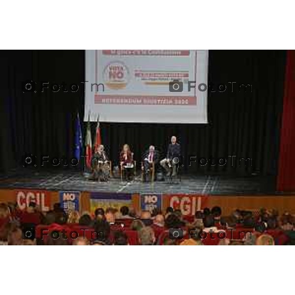 Referendum giustizia: Maurizio Landini a Seriate per rimettere al centro i diritti dei cittadini 17 Marzo 2026 Bergamo Italia foto Tiziano Manzoni Lapresse