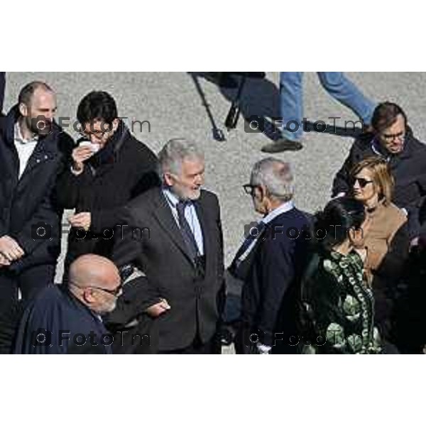 Bergamo Giornata nazionale in memoria delle vittime dell\'epidemia di Covid 19 Elena Carnevali; Presidente Provincia di Bergamo, Gianfranco Gafforelli; Presidente Ordine dei Medici Chirurghi e degli Odontoiatri della Provincia di Bergamo, Guido Marinoni; Assessore al Welfare Regione Lombardia, Guido Bertolaso; Ministro per la Pubblica Amministrazione, Sen. Paolo Zangrillo 18 Marzo 2026 Bergamo Italia foto Tiziano Manzoni Lapresse