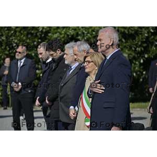 Bergamo Giornata nazionale in memoria delle vittime dell\'epidemia di Covid 19 Elena Carnevali; Presidente Provincia di Bergamo, Gianfranco Gafforelli; Presidente Ordine dei Medici Chirurghi e degli Odontoiatri della Provincia di Bergamo, Guido Marinoni; Assessore al Welfare Regione Lombardia, Guido Bertolaso; Ministro per la Pubblica Amministrazione, Sen. Paolo Zangrillo 18 Marzo 2026 Bergamo Italia foto Tiziano Manzoni Lapresse