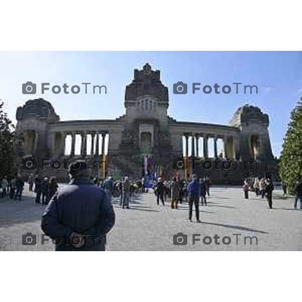 Bergamo Giornata nazionale in memoria delle vittime dell\'epidemia di Covid 19 Elena Carnevali; Presidente Provincia di Bergamo, Gianfranco Gafforelli; Presidente Ordine dei Medici Chirurghi e degli Odontoiatri della Provincia di Bergamo, Guido Marinoni; Assessore al Welfare Regione Lombardia, Guido Bertolaso; Ministro per la Pubblica Amministrazione, Sen. Paolo Zangrillo 18 Marzo 2026 Bergamo Italia foto Tiziano Manzoni Lapresse