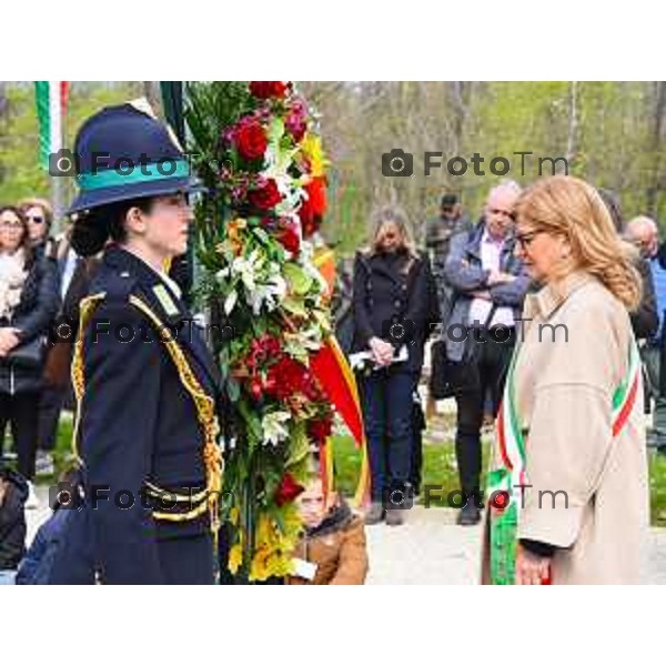 Bosco della Memoria – Parco Martin Lutero alla Trucca Interventi musicali, a cura di oltre 100 studenti della Scuola Primaria e Secondaria di Primo Grado I.C. Muzio di Bergamo Deposizione di una corona di fiori 18 Marzo 2026 Bergamo Italia foto Tiziano Manzoni Lapresse