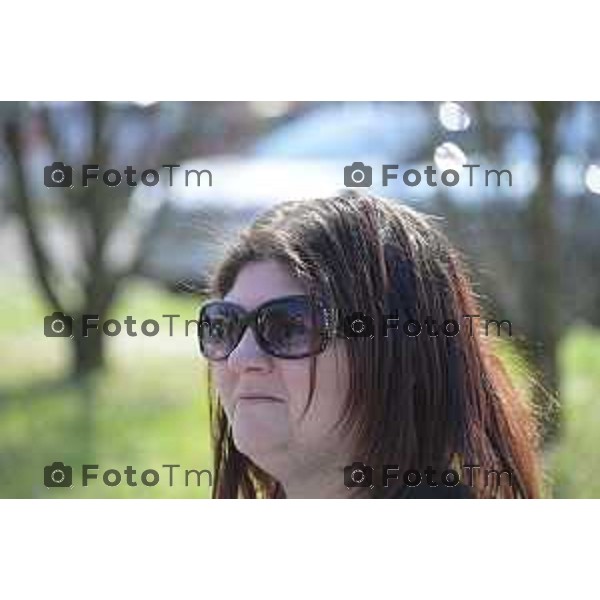 Bergamo. L’autopsia sul corpo di Valentina Sarto camera mortuaria dell’ospedale di Bergamo Lia Ventura mamma di Valentina (felpa viola) con l’attuale marito Antonio (giubbetto nero con cappuccio grigio) , il papà di Valentina Vincenzo,( giaccone doppio petto ) e uno dei due fratelli (felpa nera scritta Jones) 20 Marzo 2026 Bergamo Italia foto Tiziano Manzoni Lapresse