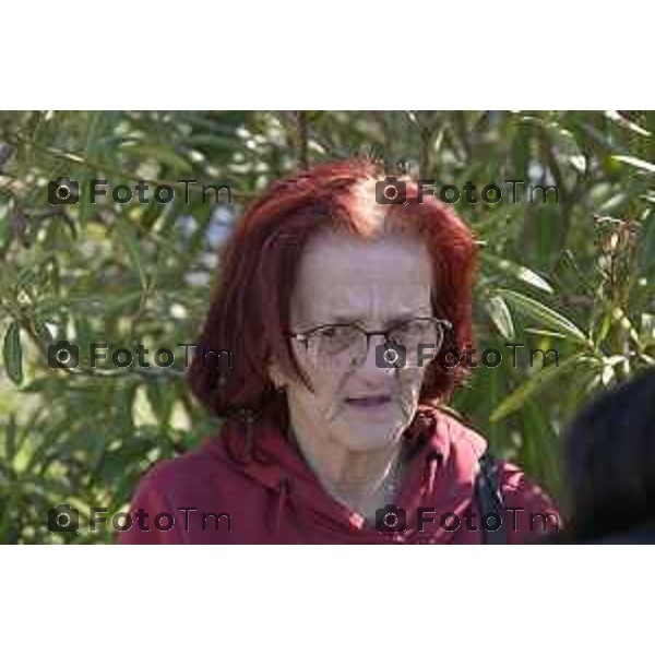 Bergamo. L’autopsia sul corpo di Valentina Sarto camera mortuaria dell’ospedale di Bergamo Lia Ventura mamma di Valentina (felpa viola) con l’attuale marito Antonio (giubbetto nero con cappuccio grigio) , il papà di Valentina Vincenzo,( giaccone doppio petto ) e uno dei due fratelli (felpa nera scritta Jones) 20 Marzo 2026 Bergamo Italia foto Tiziano Manzoni Lapresse