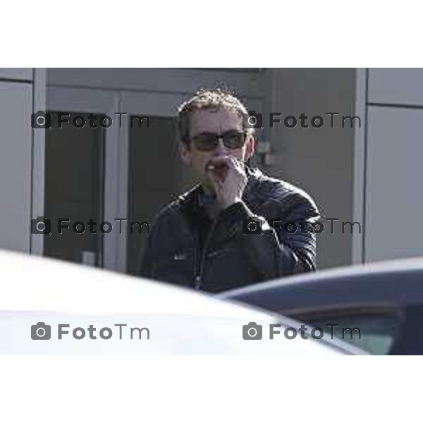 Bergamo. L’autopsia sul corpo di Valentina Sarto camera mortuaria dell’ospedale di Bergamo Moris Panza con un amica di Valentina 20 Marzo 2026 Bergamo Italia foto Tiziano Manzoni Lapresse