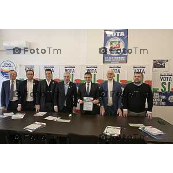 Maurizio Gasparri, presidente dei senatori di Forza Italia a Bergamo per referendum giustizia. da sxIvan Rota Jonathan Lobati Stefano Benigni Maurizio Gasparri Umberto Valois Gianfranco Gafforelli Alessandro Sorte 19 Marzo 2026 Bergamo Italia foto Tiziano Manzoni Lapresse