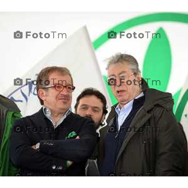 Zanica Lega Day 01-Maggio 2012 Nella foto: da sx Maroni Bossi ( lega) foto Tiziano Manzoni