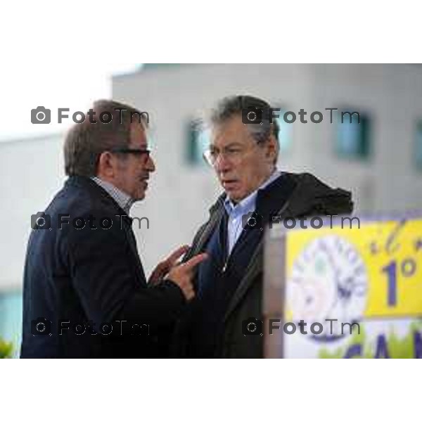 Zanica Lega Day 01-Maggio 2012 Nella foto: da sx Maroni e Bossi ( lega) foto Tiziano Manzoni