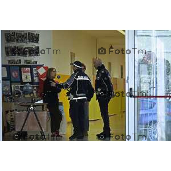 Tescore Balneario, BG scuola Media Da Vinci alunno accoltella professoressa a scuoa 25 Marzo 2026 Bergamo Italia Trescore Balneario investimento foto Tiziano Manzoni Lapresse