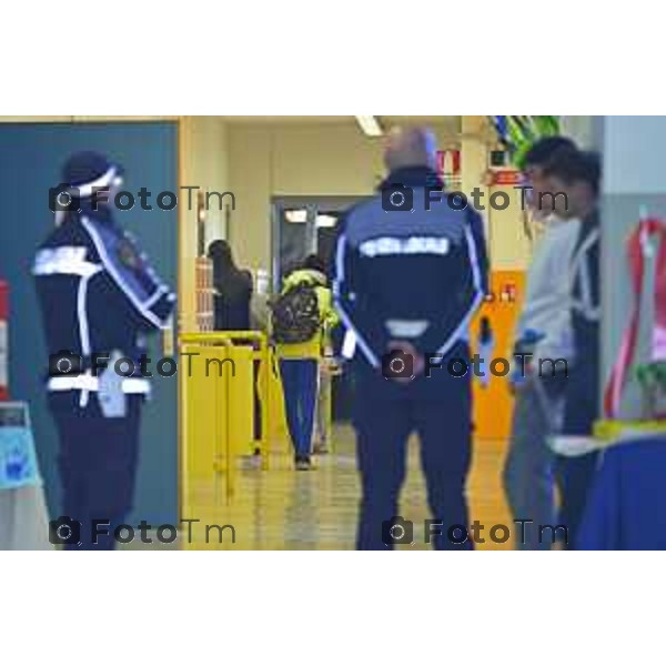 Tescore Balneario, BG scuola Media Da Vinci alunno accoltella professoressa a scuoa 25 Marzo 2026 Bergamo Italia Trescore Balneario investimento foto Tiziano Manzoni Lapresse