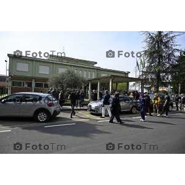 Tescore Balneario, BG scuola Media Da Vinci alunno accoltella professoressa a scuoa 25 Marzo 2026 Bergamo Italia Trescore Balneario investimento foto Tiziano Manzoni Lapresse