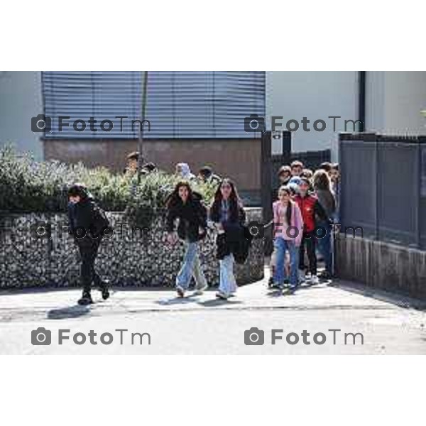 Tescore Balneario, BG scuola Media Da Vinci alunno accoltella professoressa a scuoa 25 Marzo 2026 Bergamo Italia Trescore Balneario investimento foto Tiziano Manzoni Lapresse