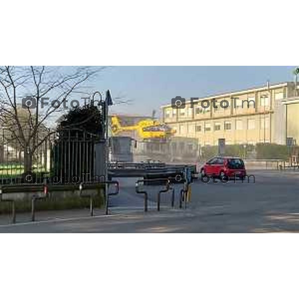 Tescore Balneario, BG scuola Media Da Vinci alunno accoltella professoressa a scuoa 25 Marzo 2026 Bergamo Italia Trescore Balneario investimento foto Tiziano Manzoni Lapresse