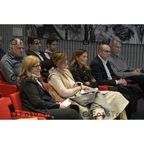 Claudio Cerasa presenta a Bergamo il suo ultimo libro "L\'antidoto. Libertà, ambiente, tecnologia. Manifesto ottimista contro la dittatura del catastrofismo" Maria Elena Boschi, Giorgio Gori e Angelino Alfano 26 marzo 2026 Italia foto Tiziano Manzoni Lapresse