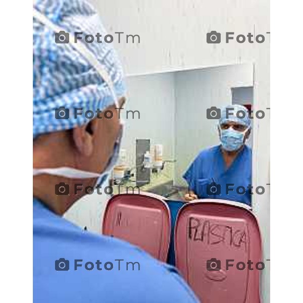 Bergamo Privato Fenaroli è un chirurgo senologo di esperienza pluridecennale, 27 Marzo 2026 Bergamo Italia foto Tiziano Manzoni Lapresse