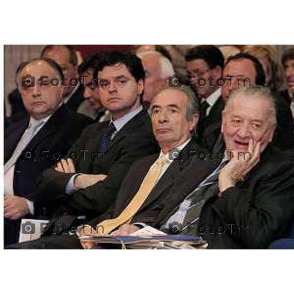 Onorevole Scajola FI Platea politica dei fatti presentazione cittadini lavori comune di bergamo in 5 anni amministrazione 20/04/2004 Diritti riservati all\'autore Tiziano Manzoni Bergamo 