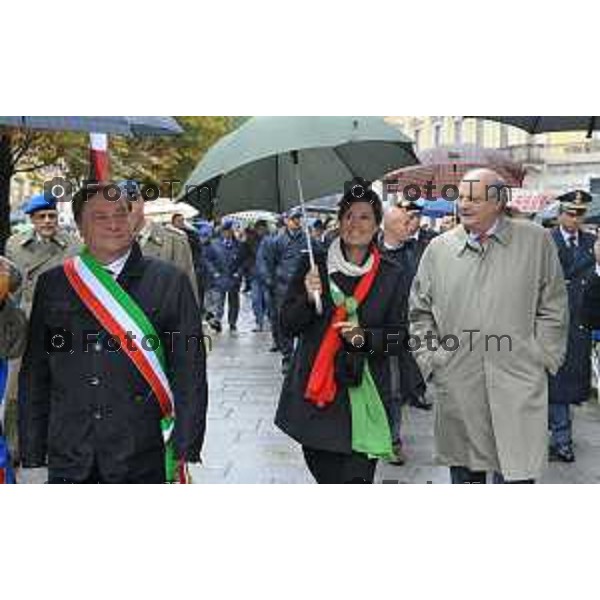 foto LaPresse Tiziano Manzoni (archivio Manzoni ) Bergamo festa delle forze armate 2012 nella foto da sx Franco tentorio, On Alessandra Gallone e Andreana pretto di bergamo 2012