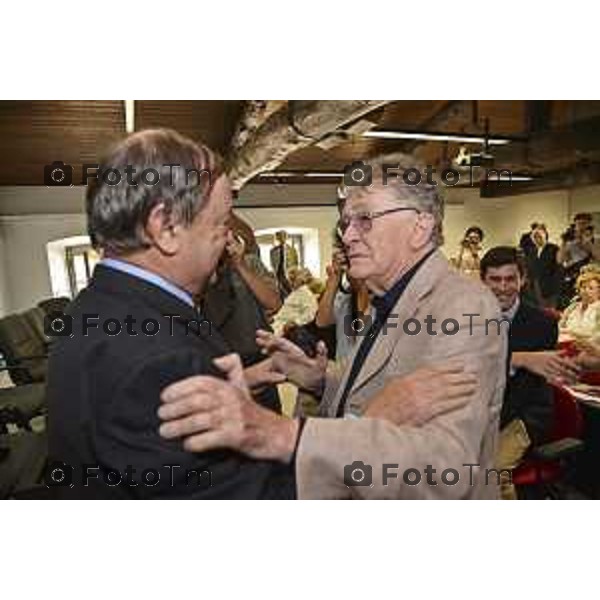 foto LaPresse Tiziano Manzoni (archivio Manzoni ) Bergamo 2013 Bergamo palazzo ( casa ) Suardi inaugurazione sede ambasciata della cultura europea nerlla foto: Franco Tentorio con il regista Ermanno Olmi