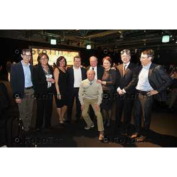 Bergamo 30 anni della Lega Nord a Bergamo nella foto:l\'ex sindaco tentorio con il suo gruppo e Luc iana frosio