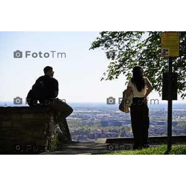 Bergamo turisti e bus per la pasqua 3 Aprile 2026 Italia foto Tiziano Manzoni Lapresse