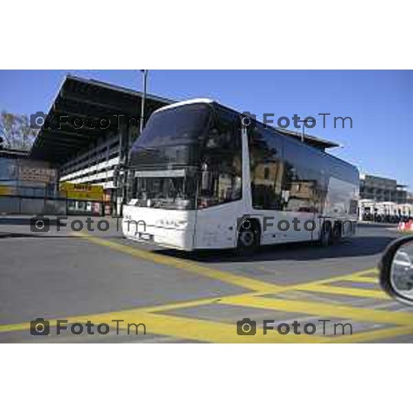 Bergamo turisti e bus per la pasqua 3 Aprile 2026 Italia foto Tiziano Manzoni Lapresse