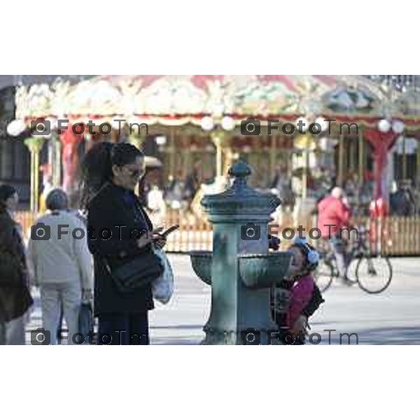 Bergamo turisti e bus per la pasqua 3 Aprile 2026 Italia foto Tiziano Manzoni Lapresse