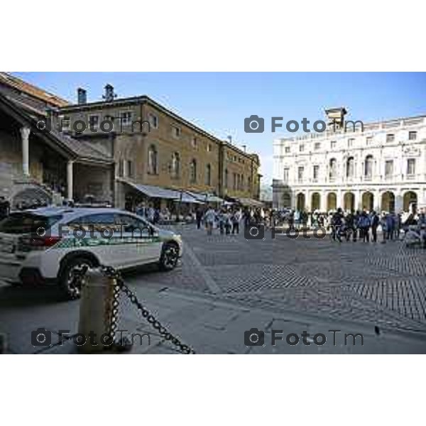 Bergamo turisti e bus per la pasqua 3 Aprile 2026 Italia foto Tiziano Manzoni Lapresse