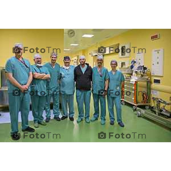 Ospedale GSD San Marco Zingonia lo staf medico chirurgia bariatrica da sx Govanni Cesana Alberto Oldani Davide Moioli Stefano Olmi Matteo Uccelli Riccardo Giorgi Adelinda Zanoni 09-Aprile 2026 Bergamo Italia foto Tiziano Manzoni Lapresse