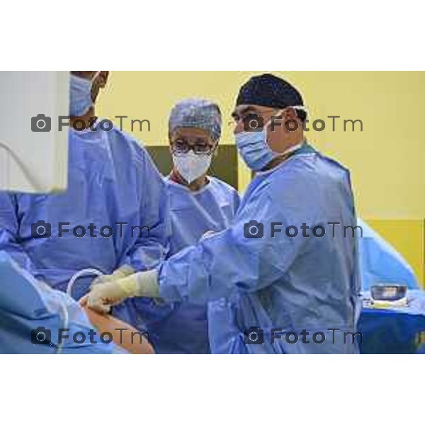 Ospedale GSD San Marco Zingonia lo staf medico chirurgia bariatrica nella foto Stefano Olmi in sala operatoria 09-Aprile 2026 Bergamo Italia foto Tiziano Manzoni Lapresse