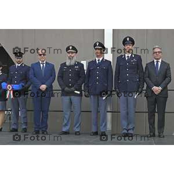 Bergamo festa della polizia con il questore Vincenzo Nicolì, e il prefetto Luca Rotondi e gli encomi agli agenti. Assistente della Polizia di Stato Paolo ZECCA Vice Sovrintendente della Polizia di Stato Giovanni SANTANIELLO Agente Scelto della Polizia di Stato Andrea CICCARESE 10 Aprile o 2026 Bergamo Italia foto Tiziano Manzoni Lapresse
