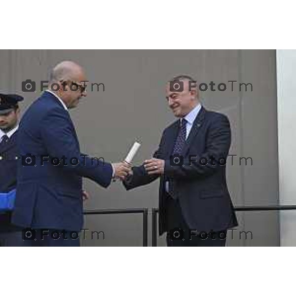 Bergamo festa della polizia con il questore Vincenzo Nicolì, e il prefetto Luca Rotondi e gli encomi agli agenti. Primo Dirigente della Polizia di Stato in quiescenza Andrea SANDRONI 10 Aprile o 2026 Bergamo Italia foto Tiziano Manzoni Lapresse
