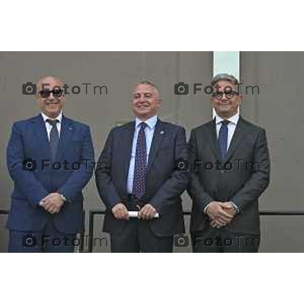 Bergamo festa della polizia con il questore Vincenzo Nicolì, e il prefetto Luca Rotondi e gli encomi agli agenti. Primo Dirigente della Polizia di Stato in quiescenza Andrea SANDRONI 10 Aprile o 2026 Bergamo Italia foto Tiziano Manzoni Lapresse