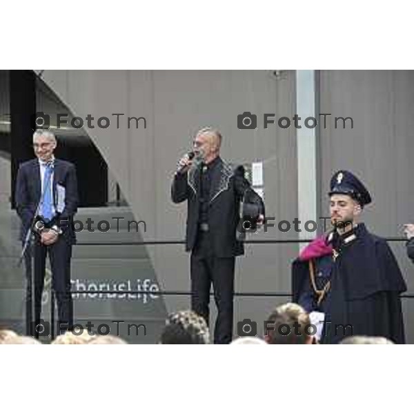 Bergamo festa della polizia con il questore Vincenzo Nicolì, e il prefetto Luca Rotondi e gli encomi agli agenti. Bepi cantante locale 10 Aprile o 2026 Bergamo Italia foto Tiziano Manzoni Lapresse